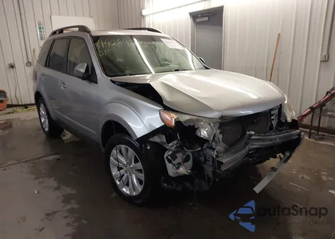 2012 Subaru Forester 2.5X Limited из США, поврежденный, VIN JF2SHBEC6CH451988